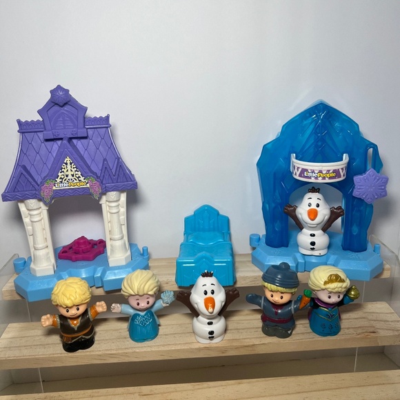 Fisher Price Little People Frozen Lot/Bundle Olaf, Bed, Houses, Anna, Elsa - Picture 1 of 3